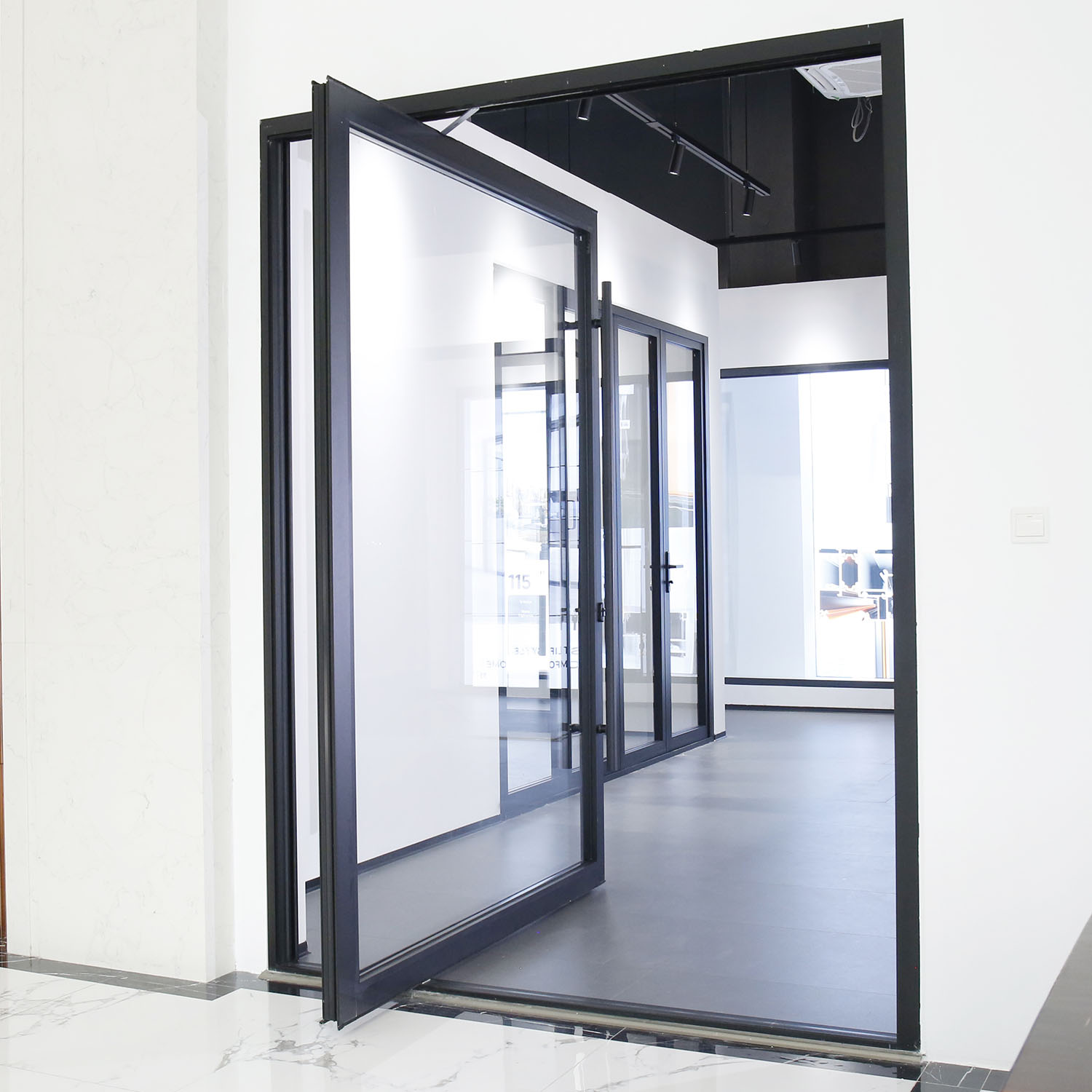Porte d'ingresso anteriori est - Smart Home Interior recensione e prezzo